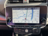リーフ専用9インチ画面のNissanConnectナビは充電スポットの自動更新やHDMI接続端子を新設/USBポートを増設、さらにスマホアプリと連動、Apple CarPlayにも対応対応しています。