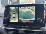 アラウンドビューモニターです!上空から貴方のお車をモニタニングしている様に車両の周りの安全確認が出来ます!