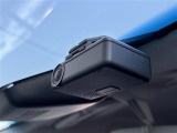 【ドライブレコーダー】映像・音声などの運転中の記録を残します。事故などを起こした起こされた時の証拠になりえますので、もしも時でも安心ですね。