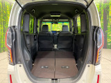 普段のお買い物や通勤、送迎等に十分な荷室スペースを確保しております。セカンドシートを倒すと、大きな荷物の積載も可能です♪