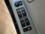 電動格納ドアミラー装備しています☆車内からドアミラーの折り畳みや鏡面の調整を行うことができます☆