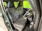 運転席シート廻りは使用感も少なく、良好な状態となっています。丁寧に使われていたことがよくわかりますね。