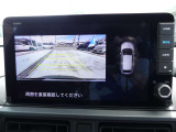 リアカメラが装備されており、後方の安全確認はもちろんのこと狭い場所での駐車や雨の日・夜間など視界の悪いコンディションでのストレスの軽減にもなります。