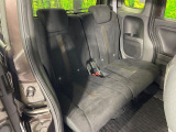 後部座席も気になるようなキズ・汚れやへたり等、大きなダメージはなく、良好な状態です。