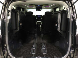 ミニバン最大級のスペース!ご家族、お友達とのキャンプやバーベキューほか、お仕事でも十分な容量が有ります!