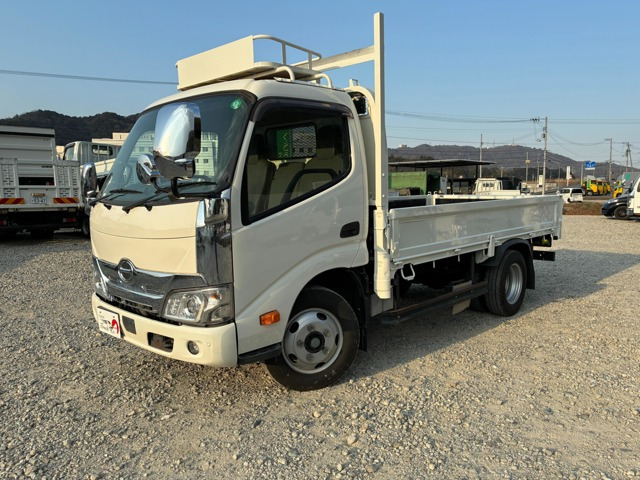 デュトロ  3t積・セミロング・平ボディ・6MT