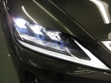3眼フルLEDヘッドランプ(ロー・ハイビーム)&LEDフロントシーケンシャルシグナルランプ/LEDクリアランスランプ