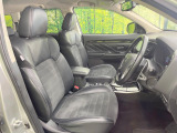 運転席シート廻りは使用感も少なく、良好な状態となっています。前オーナー様が丁寧に使っていたことがよくわかりますね。