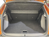 【トランク】積み込みやすくて、たっぷり積める荷室です。シートアレンジできるものは、乗車人数と荷物の量や大きさによってシートを動かすことができるので、より快適なドライブが可能です!