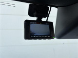 【ドライブレコーダー】映像・音声などの運転中の記録を残します。事故などを起こした起こされた時の証拠になりえますので、もしも時でも安心ですね。