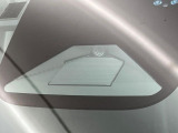 【ホンダセンシング】走行中に前方の車両等を認識し、衝突しそうな時は警報とブレーキで衝突回避と被害軽減をアシスト。より安全にドライブをお楽しみいただけます。