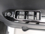 パワーウィンドゥ 運転席ドアスイッチ照明付です。電動格納ミラーも手元でワンモーションで可能です。