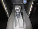 シフトを「S」ポジションに入れることでマニュアル感覚のシフトチェンジができる6速シーケンシャルシフトマチックです。