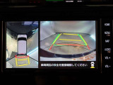 パノラミックビューモニター付きです。車両を上から見たような映像をモニター画面に表示。運転席からの目視では見にくい、車両周辺の状況をリアルタイムでしっかり確認できます。