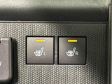 寒い日のドライブを快適にする運転席&助手席シートヒーターが付いてます。アクセサリーソケット(12V/120W)も装備されています。