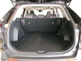 広々としたラゲージスペースを備えています。大きなものや長さのある荷物もしっかりと積み込めます。
