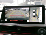 バックガイドモニターで、後方を確認しながら安心して駐車することができます。運転初心者も熟練者も必須の機能ですよ!