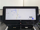 純正ナビを装備。タッチパネル式で使いやすく、お出かけもラクラクです。
