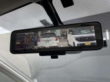 インテリジェントルームミラー リヤカメラの画像が映し出されます。