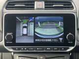 全周囲モニター付いています。駐車時の不安を和らげます。