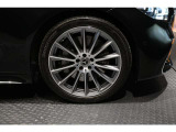 メルセデスの認定中古車「サーティファイドカー」では、万一お車が故障した場合も、ご購入後1年間もしくは2年間※は走行距離にかかわらずメルセデス・ベンツ正規サービスネットワークで無料修理いたします