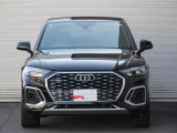 ミッドサイズSUVとして人気を博している「Q5」に新たに追加された、クーペスタイルのスポーティなキャラクターと高い実用性を兼ね備えた「Q5スポーツバック」「40TDIクワトロ Sライン」