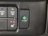 ★ECONスイッチ★ エコドライブを加速しよう!スイッチをONにすると、運転の仕方によるロスを抑え込み燃費をよくするようクルマが頑張ります(*^ー^*)燃費向上にチャレンジ♪