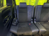 3列目シートはもちろん状態良好☆大人でもゆったりと座って頂けますので、大人数でのお出かけもラクラクです♪ご家族で、気の知れた仲間で、ドライブに行くのが楽しみですね♪