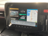 9インチのメモリーナビです。テレビ、スマートフォン連携で音楽などが操作できて、HDMI入力にも対応しています。