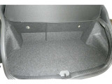 広々としたラゲージスペースを備えています。大きなものや長さのある荷物もしっかりと積み込めます。