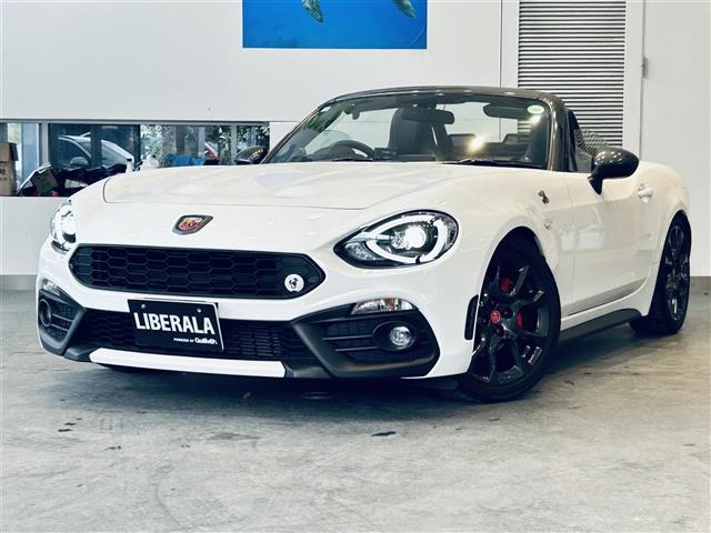 アバルト124スパイダー1.46MT本革シート