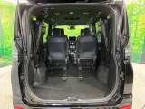 後席を格納すると、これだけの広さが!シーンに合わせたシートアレンジで、大きな荷物も積むことが出来ます♪