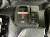 パーキングブレーキはスマートな電子制御式と合わせて渋滞時等にブレーキペダルから足を離しても停車状態を保持してくれるオートブレーキホールド機能で運転が楽になります。スタートはアクセルペダルを踏むだけ
