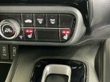 運転席/助手席シートヒーターで寒い日もすぐに温かくなり快適に過ごせます。2段階の温度調整が可能です