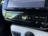 車内温度を感知して自動で温度調整をしてくれるのでいつでも快適な車内空間を創り上げます!