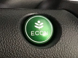 ★ECONスイッチ★ エコドライブを加速しよう!スイッチをONにすると、運転の仕方によるロスを抑え込み燃費をよくするようクルマが頑張ります(*^ー^*)燃費向上にチャレンジ♪