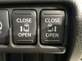 左右両側パワースライドドアが付いています。ワンタッチで簡単にお子様でも、お年寄りの方でも、開閉できますからとても便利です。キーレスや車内スイッチでも自動でドアの開閉ができます。