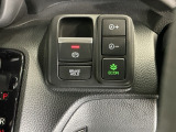 パーキングブレーキはスマートな電子制御式と合わせて渋滞時等にブレーキペダルから足を離しても停車状態を保持してくれるオートブレーキホールド機能で運転が楽になります。スタートはアクセルペダルを踏むだけ
