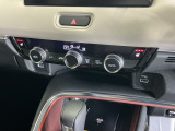 運転席/助手席シートヒーターで寒い日もすぐに温かくなり快適に過ごせます。3段階の温度調整が可能です