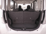 ◆フル乗車でもしっかり荷物を収納出来るラゲッジスペースです。普段の買い物でしたらしっかり積める十分な荷室スペースが確保されています。
