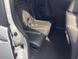 セカンドシートです!!ベンチシートになってますので、お二人の乗車ですとゆったり座って頂けますよ!!