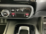 運転席/助手席シートヒーターで寒い日もすぐに温かくなり快適に過ごせます。2段階の温度調整が可能です