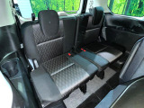 3列目シートはもちろん状態良好☆大人でもゆったりと座って頂けますので、大人数でのお出かけもラクラクです♪ご家族で、気の知れた仲間で、ドライブに行くのが楽しみですね♪