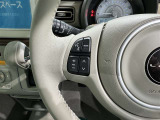 ステアリングスイッチ装備!運転しながら手元でオーディオの操作などができます。