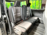 後部座席も気になるようなキズ・汚れやへたり等、大きなダメージはなく、良好な状態です。
