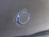 コーナーセンサーを車の前後に装備。障害物までの距離に応じて警告音を変えてお知らせ。縦列駐車時や駐車場・車庫などでの取り回しをサポートします。詳細は販売店スタッフまでおたずねください。
