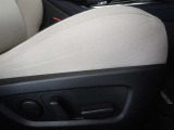 パワーシート搭載。微妙な調整が手軽にでき、ピッタリのポジションで運転することが可能です。