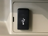 【USBポート】USBポートも装備されています♪スマートフォンのオーディオに連携も可能です。今や欠かせない装備の一つです!