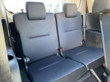 3列目シートはもちろん状態良好☆大人でもゆったりと座って頂けますので、大人数でのお出かけもラクラクです♪ご家族で、気の知れた仲間で、ドライブに行くのが楽しみですね♪