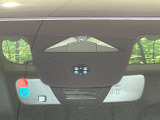 【ホンダセンシング】走行中に前方の車両等を認識し、衝突しそうな時は警報とブレーキで衝突回避と被害軽減をアシスト。より安全にドライブをお楽しみいただけます。